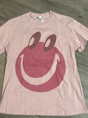 Lululemon Pink Graphic Smile Tee